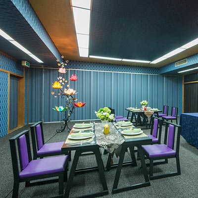 ダイニング「Blue on blue」