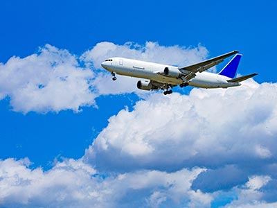 飛行機でお越しの方