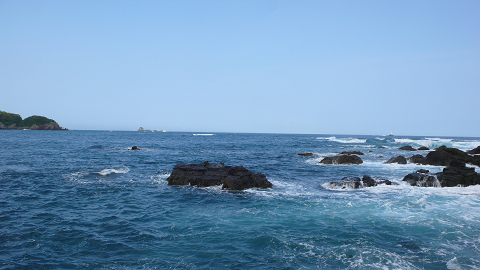 青い海